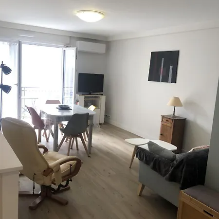 T3 58 M2, Le Republique, Centre-ville, Climatise, Balcon דירה *